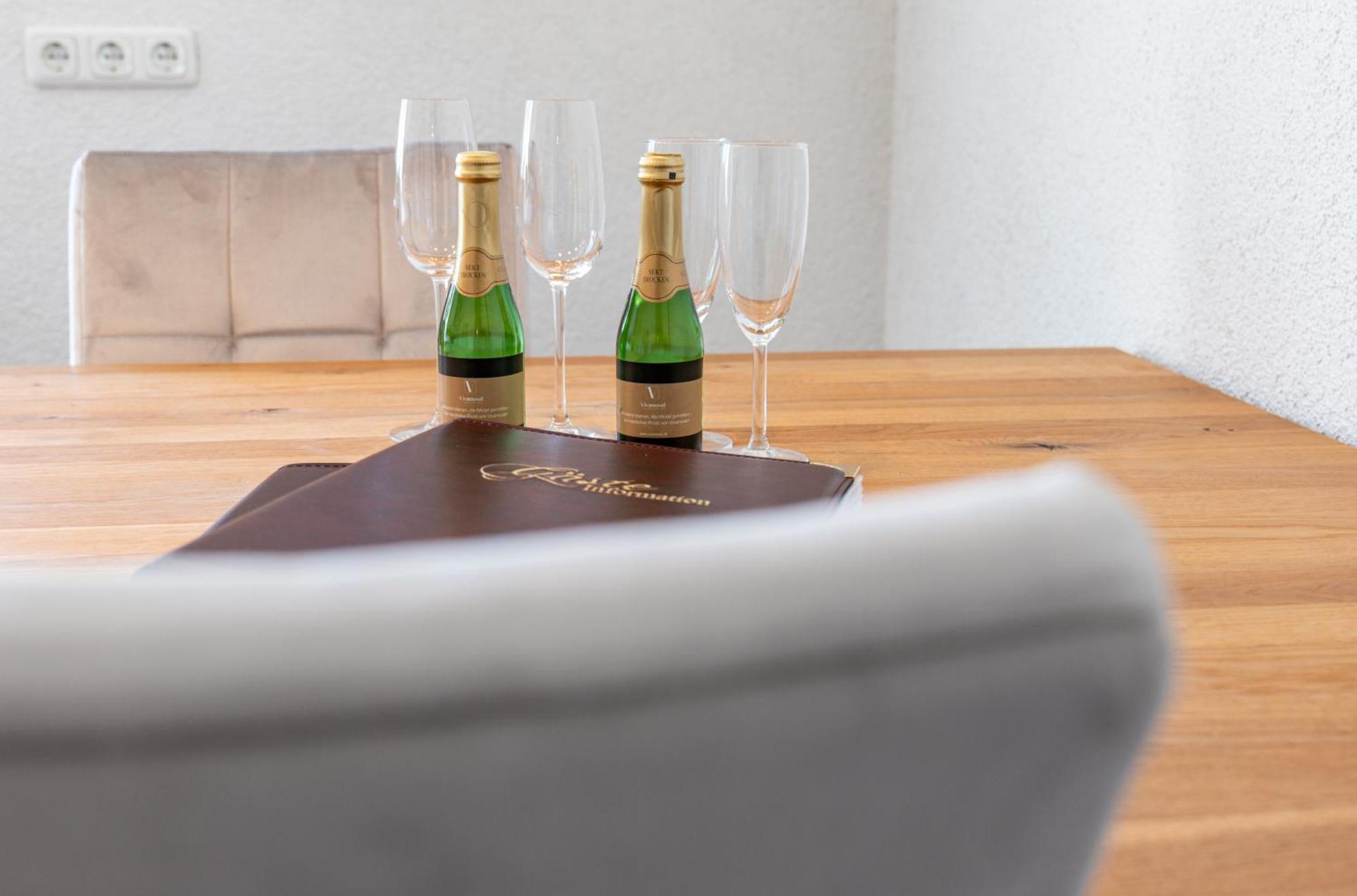 Riesling Appartement For 2 - 4 People - Billiards - Balcony With Mosel View - Parking - Wine Barrel Bar - Fully Equipped Kitchen - Netflix - Waiputv - 3 Km From Cochem Klotten Extérieur photo