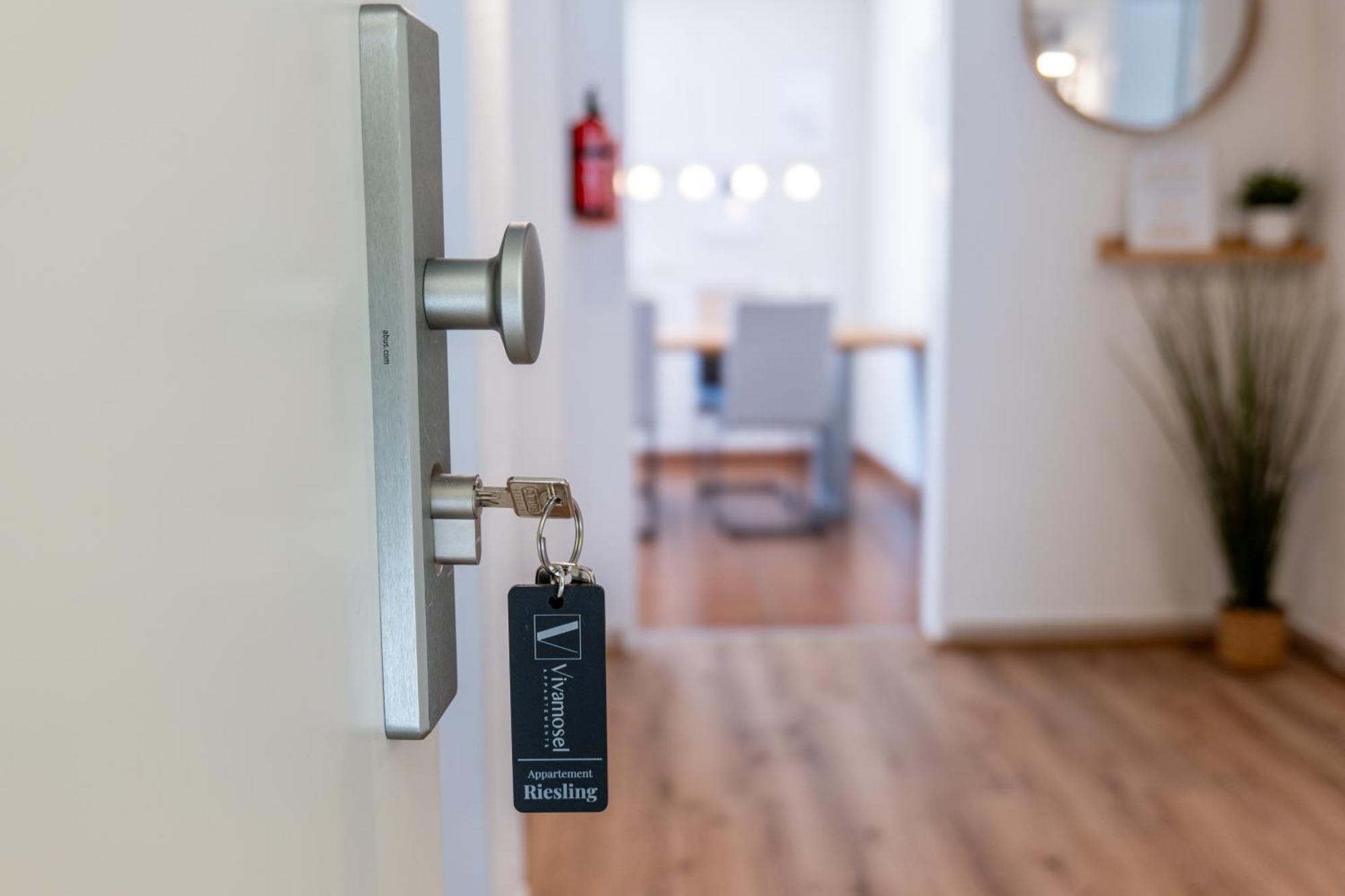 Riesling Appartement For 2 - 4 People - Billiards - Balcony With Mosel View - Parking - Wine Barrel Bar - Fully Equipped Kitchen - Netflix - Waiputv - 3 Km From Cochem Klotten Extérieur photo